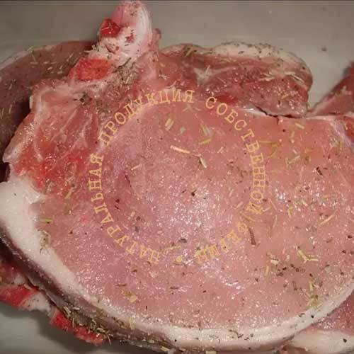 Антрекот свинина в специях (ср. вес ± 1,00 кг., цена за уп. в 1 кг.)